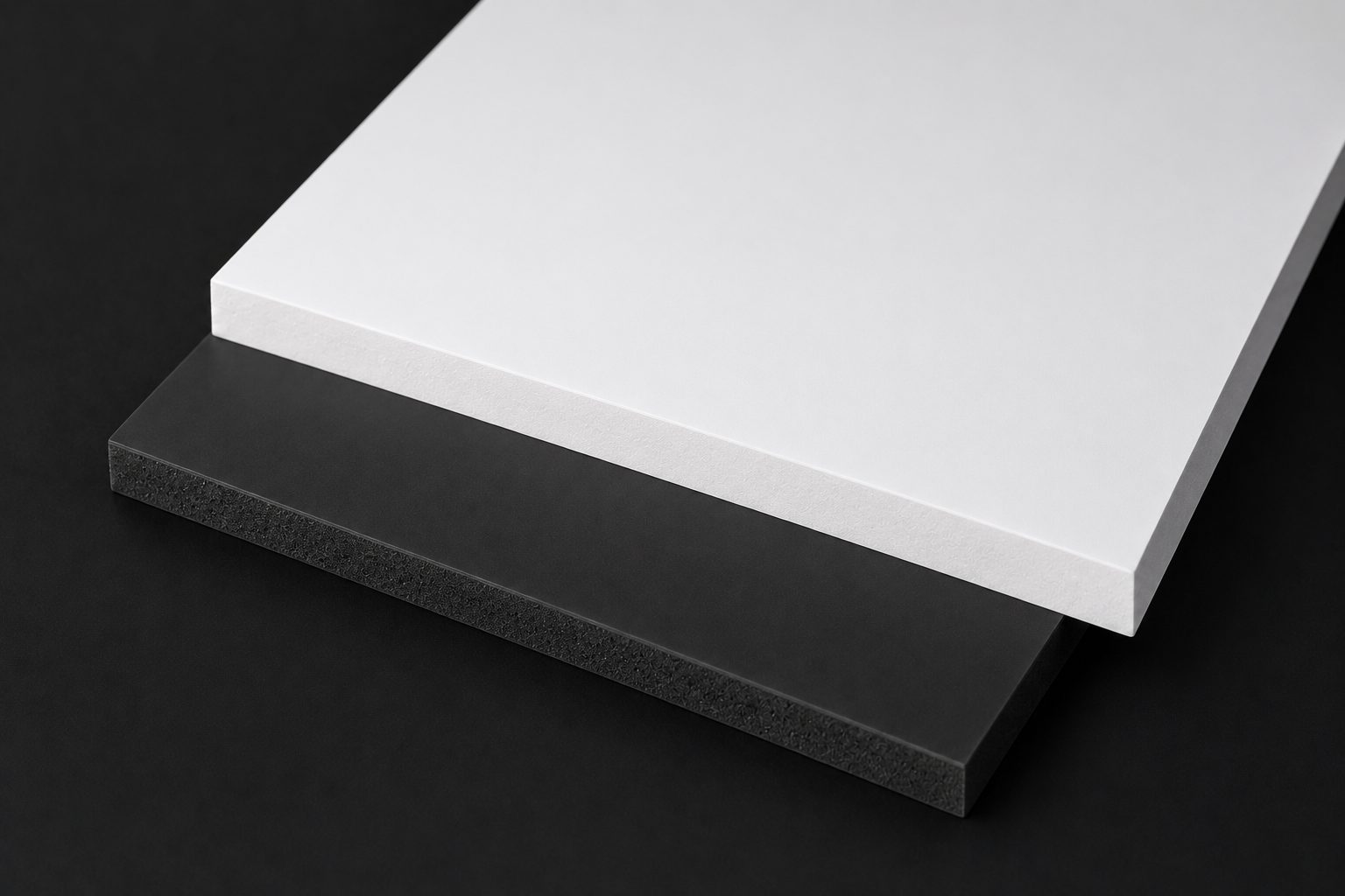 Ecofoam habosított PVC lemez (fehér / fekete)